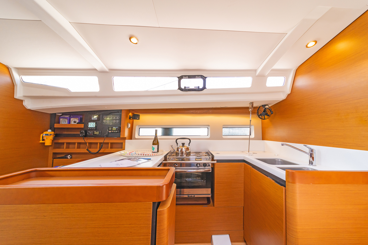 Sun Odyssey 440 - 4 cab. — photo 16