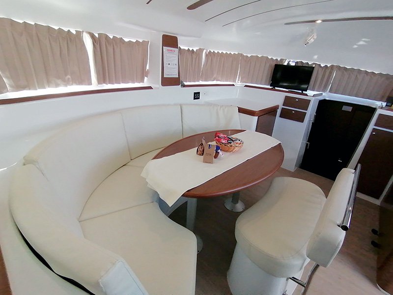 Lagoon 380 - 4 + 2 cab. — photo 13