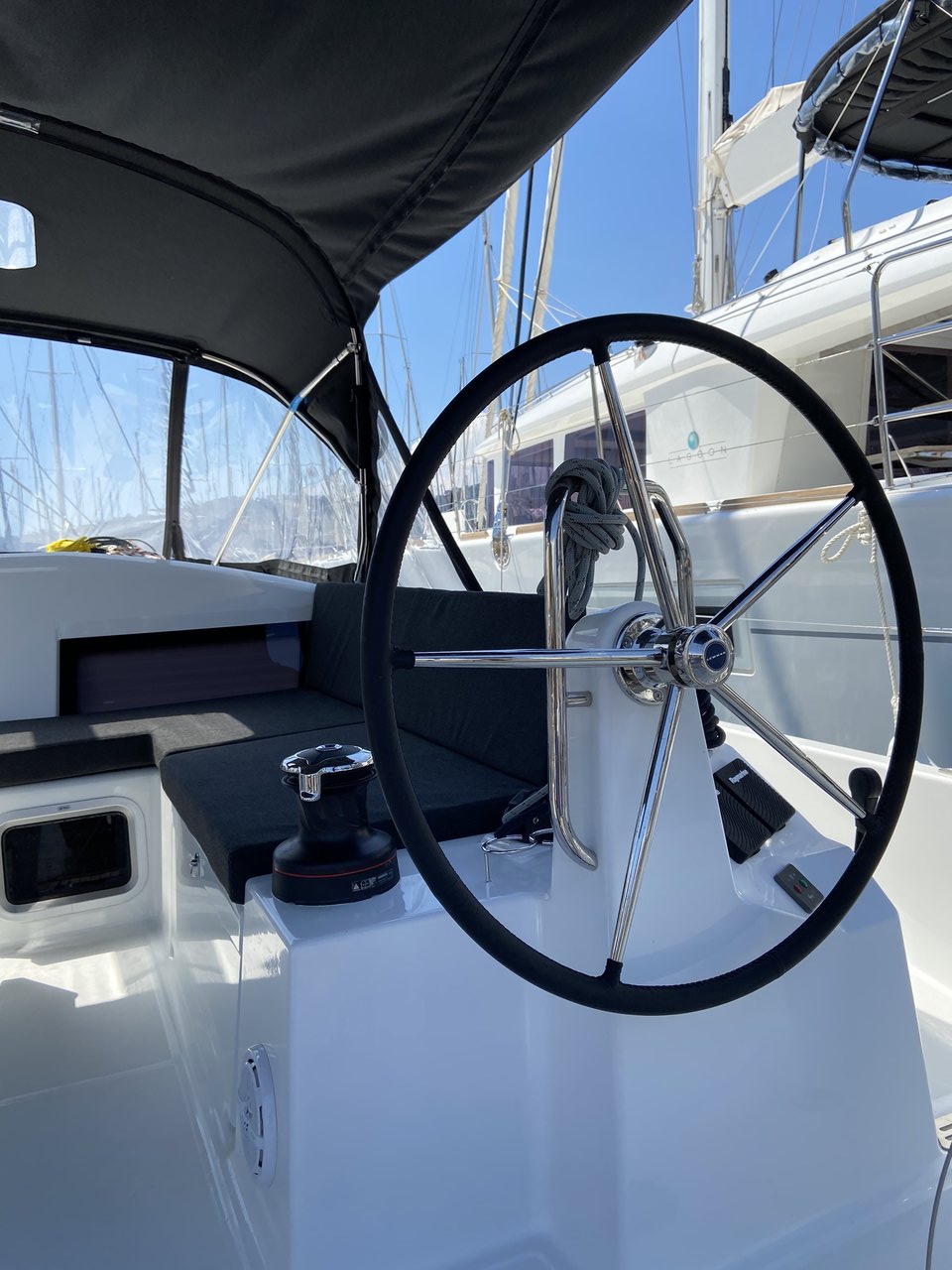 Sun Odyssey 440 - 4 cab. — photo 3