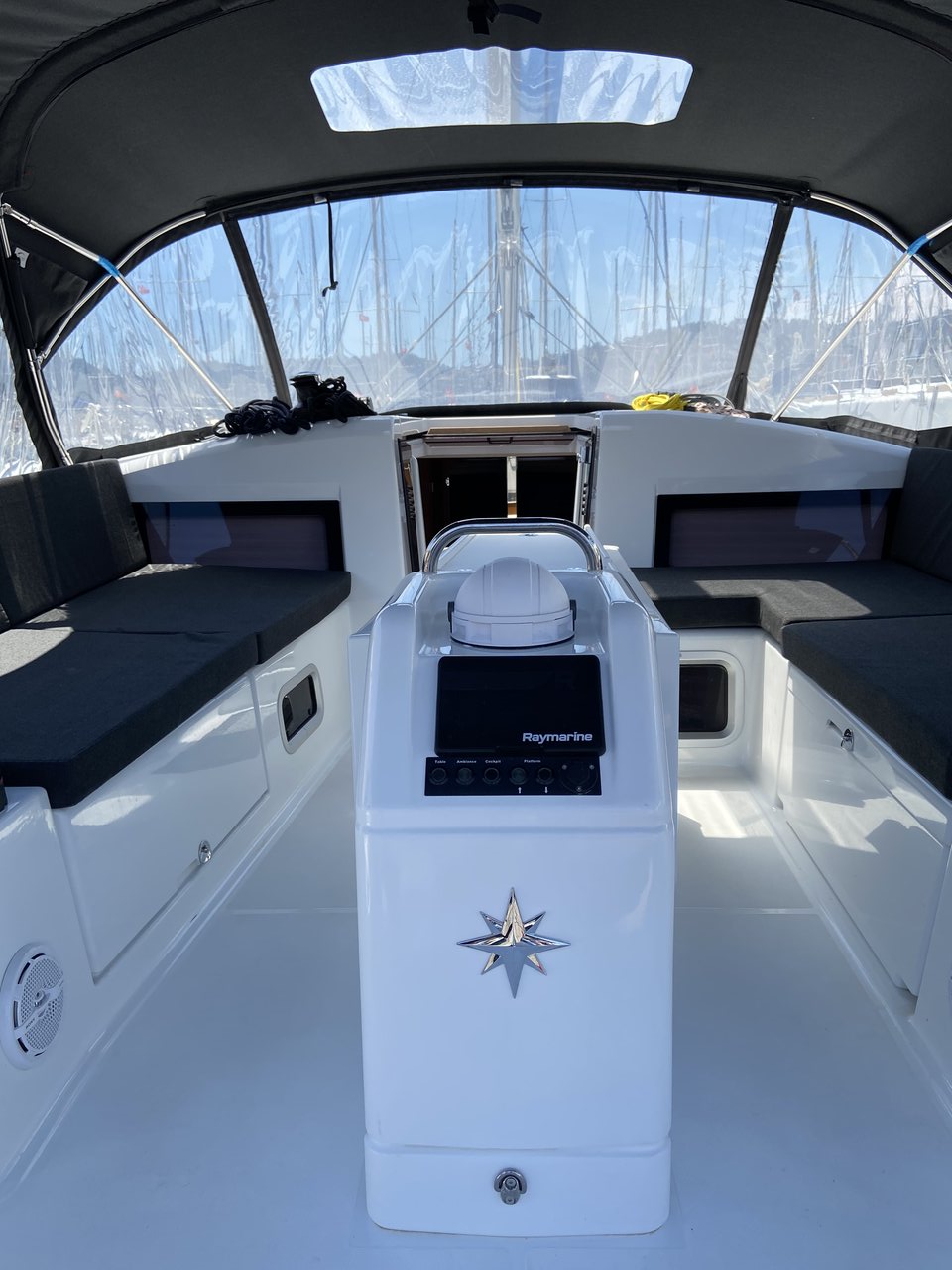 Sun Odyssey 440 - 4 cab. — photo 4