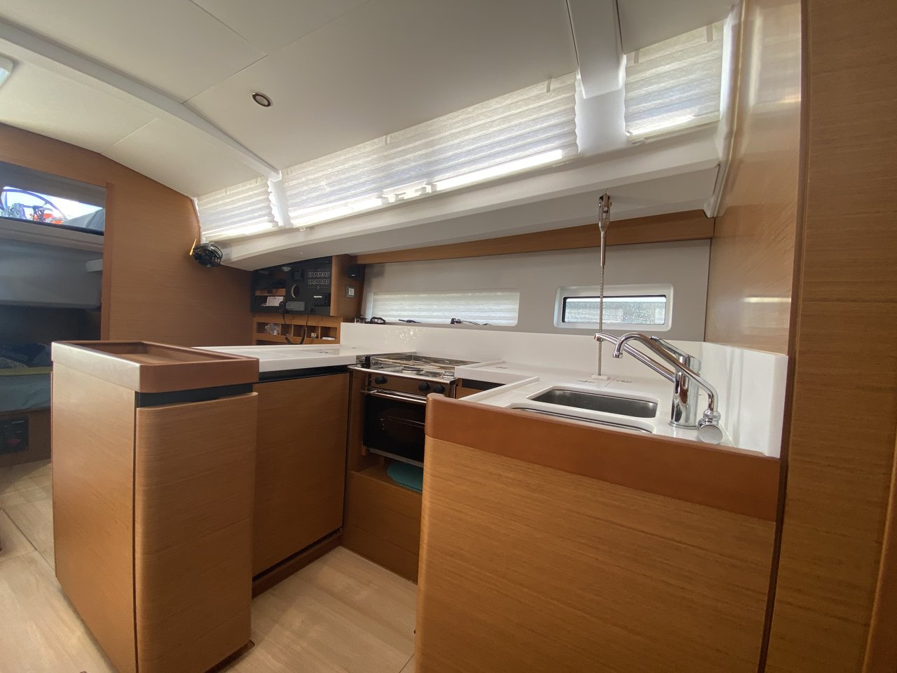 Sun Odyssey 440 - 4 cab. — photo 9