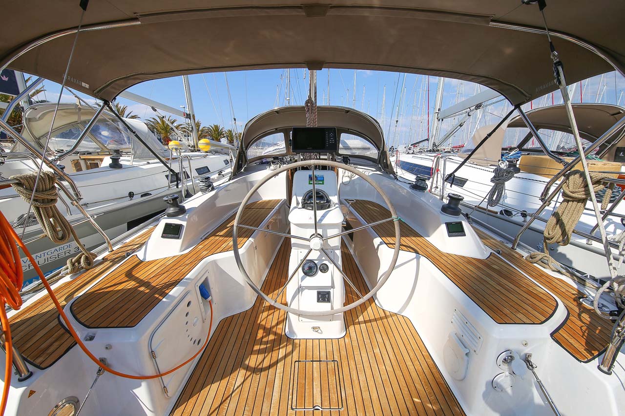 Bavaria Cruiser 33 — photo 5