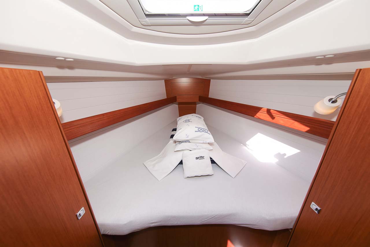 Bavaria Cruiser 33 — photo 14