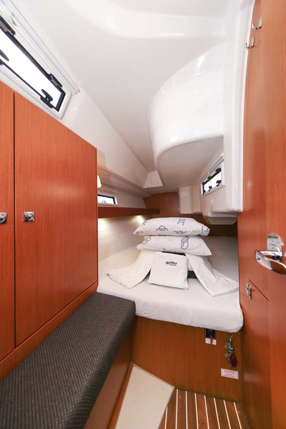 Bavaria Cruiser 33 — photo 15