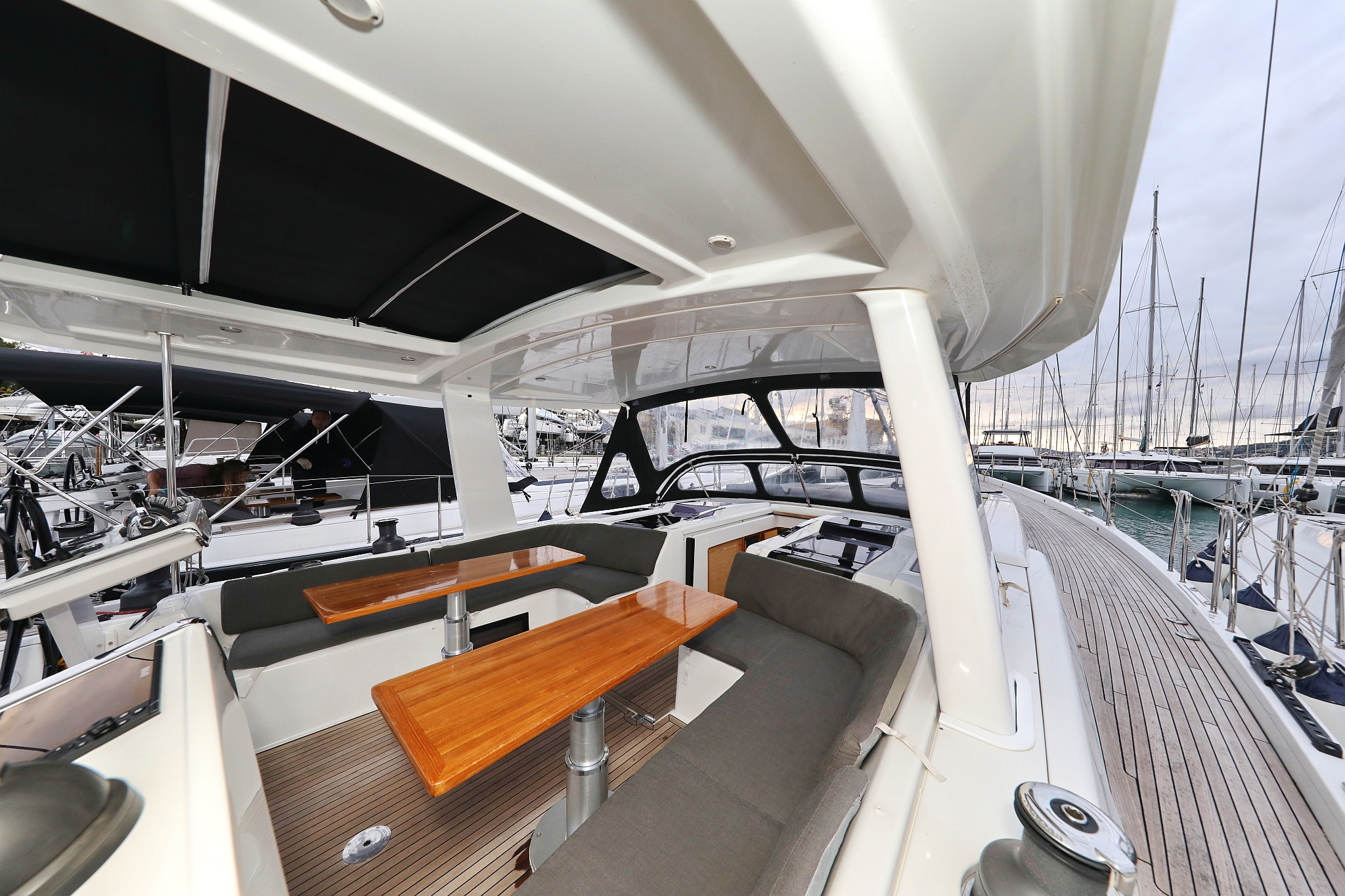 Hanse 588 - 5 + 1 cab. — photo 7