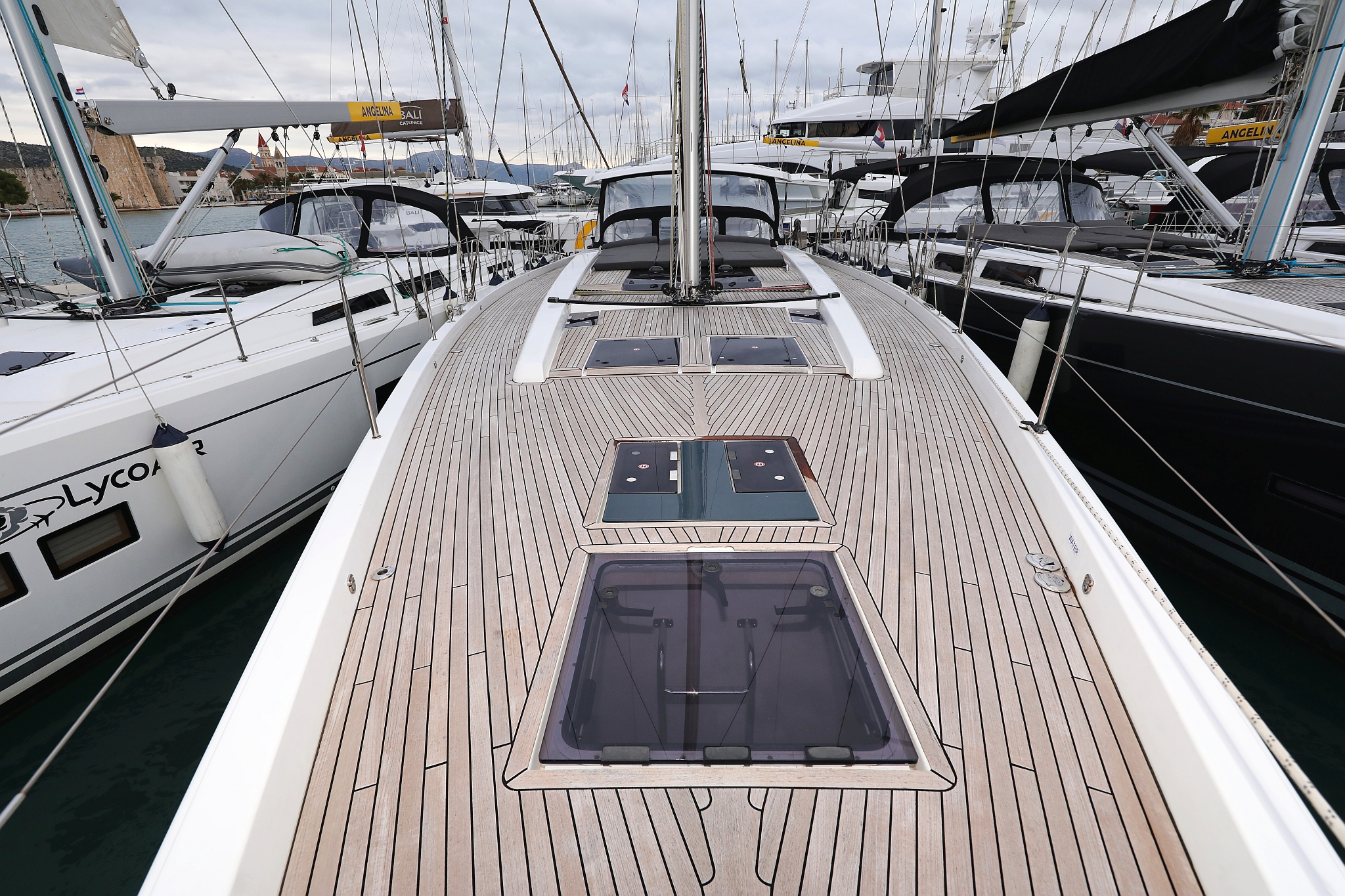 Hanse 588 - 5 + 1 cab. — photo 11