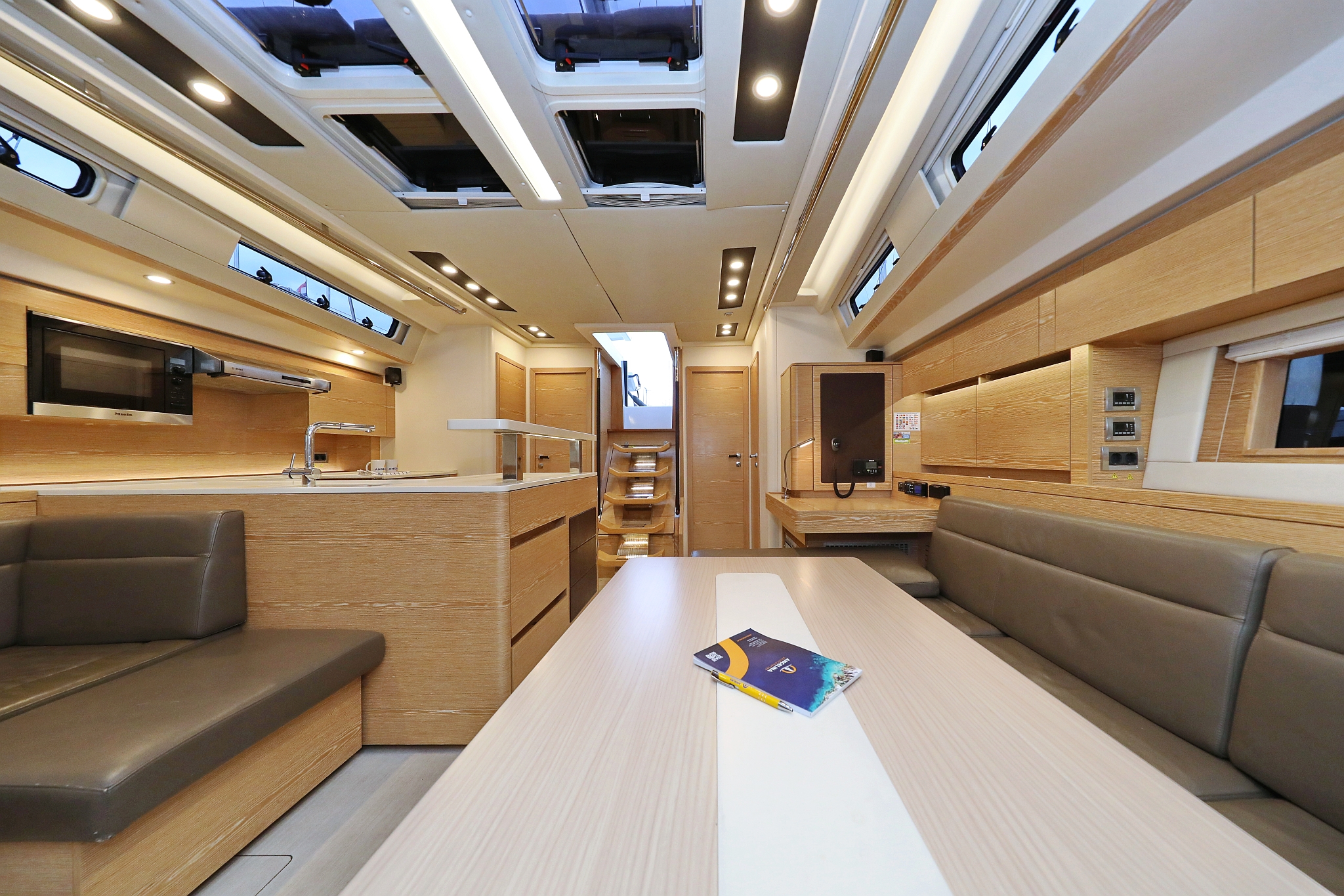 Hanse 588 - 5 + 1 cab. — photo 13