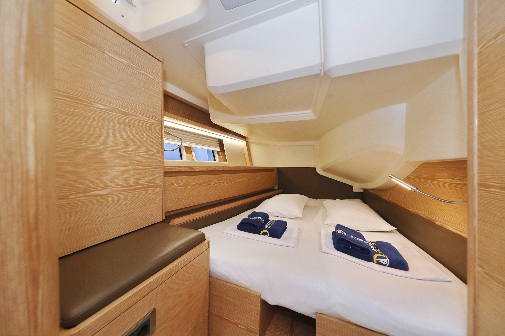 Hanse 588 - 5 + 1 cab. — photo 20