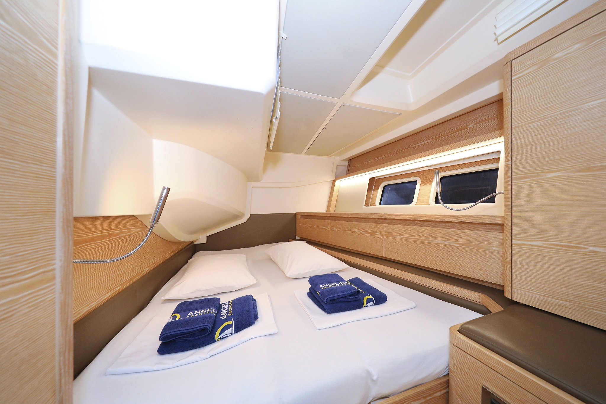 Hanse 588 - 5 + 1 cab. — photo 23