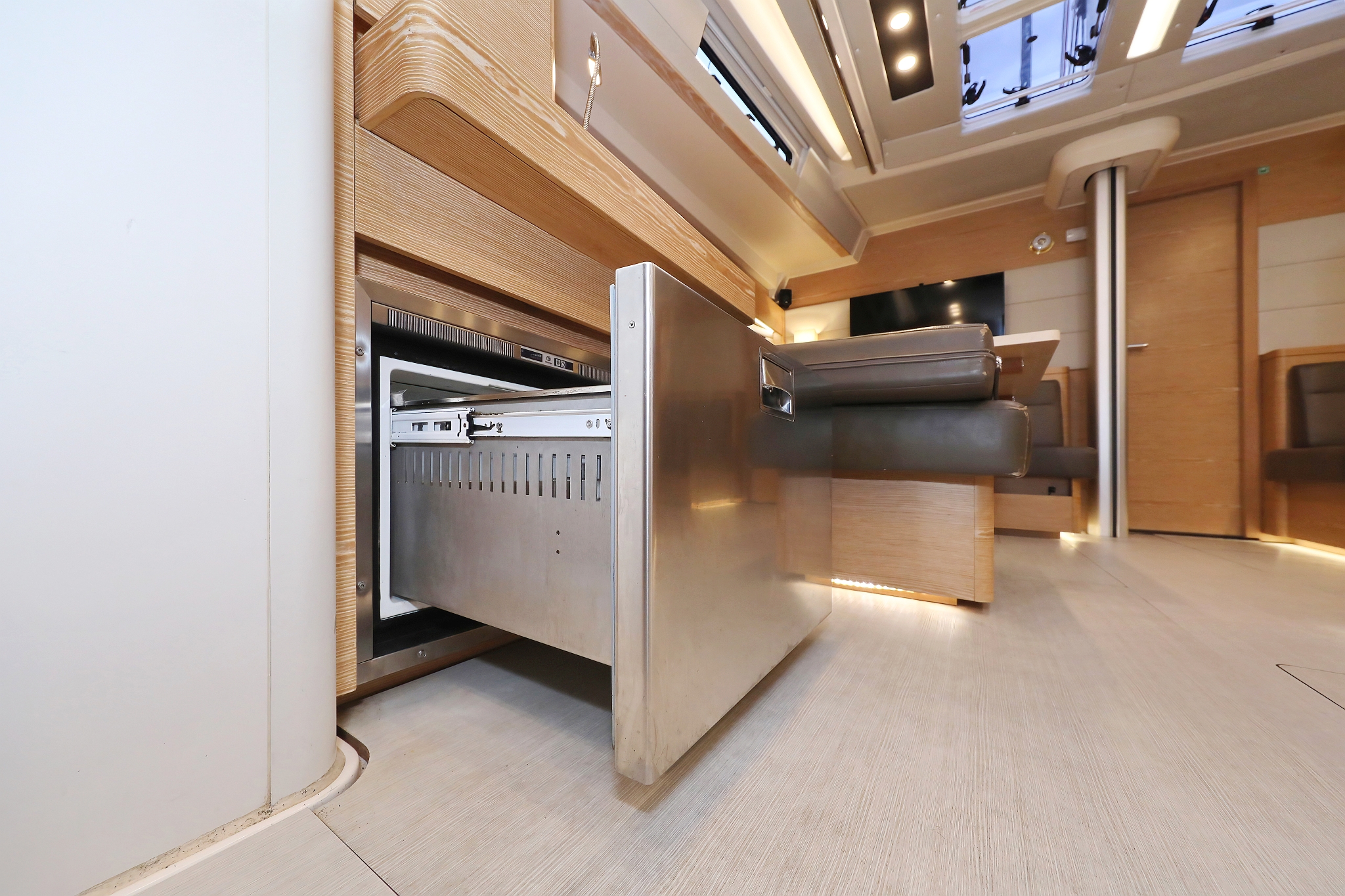 Hanse 588 - 5 + 1 cab. — photo 37
