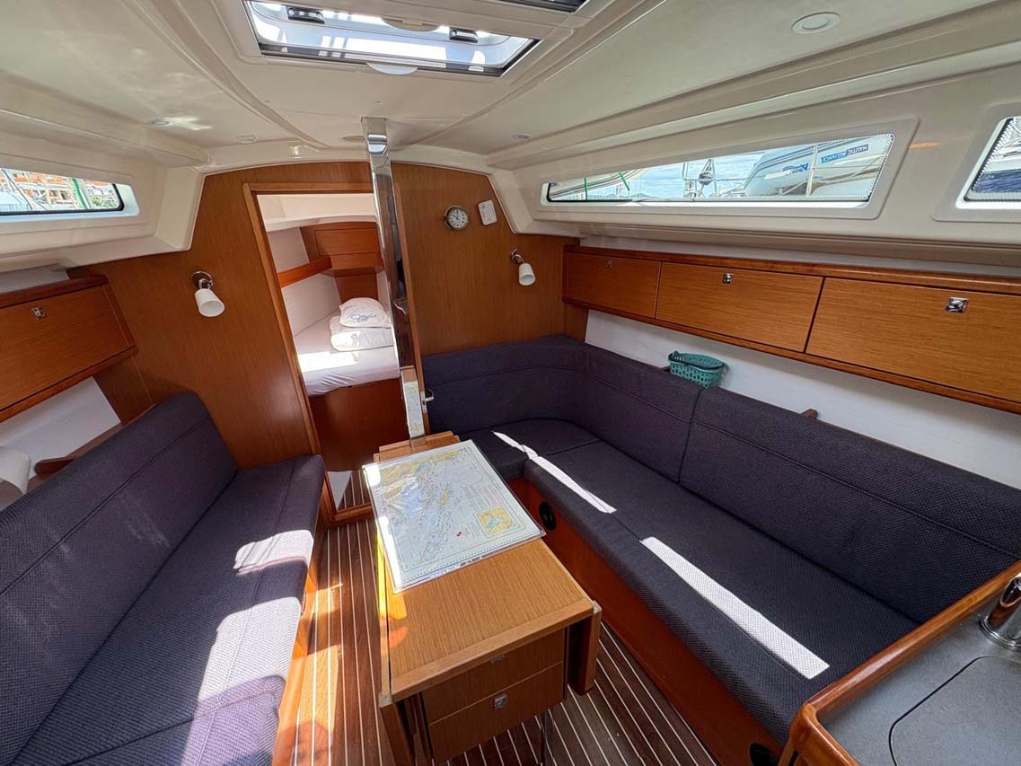 Bavaria Cruiser 34 — photo 7