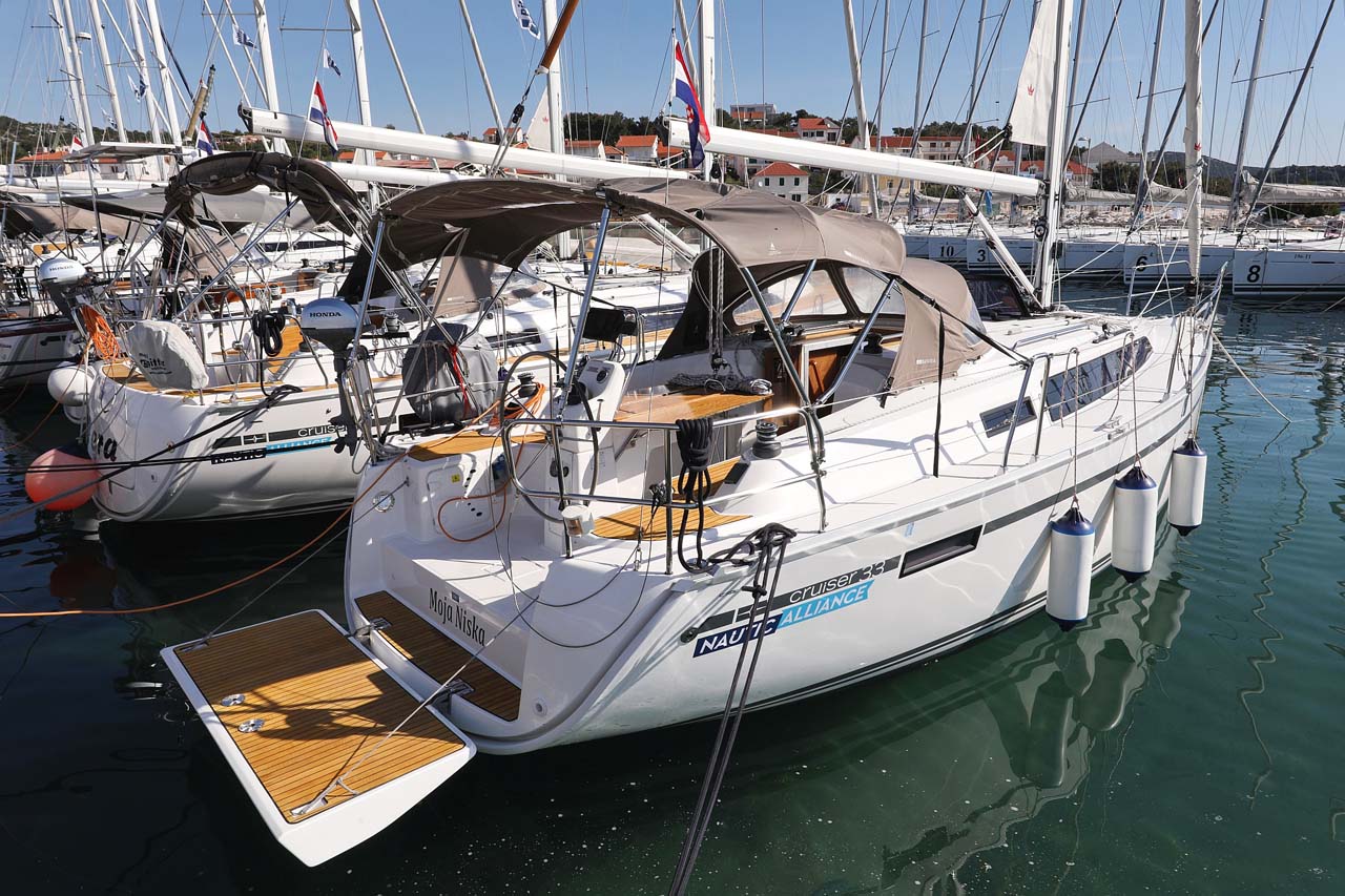 Bavaria Cruiser 33 — photo 3