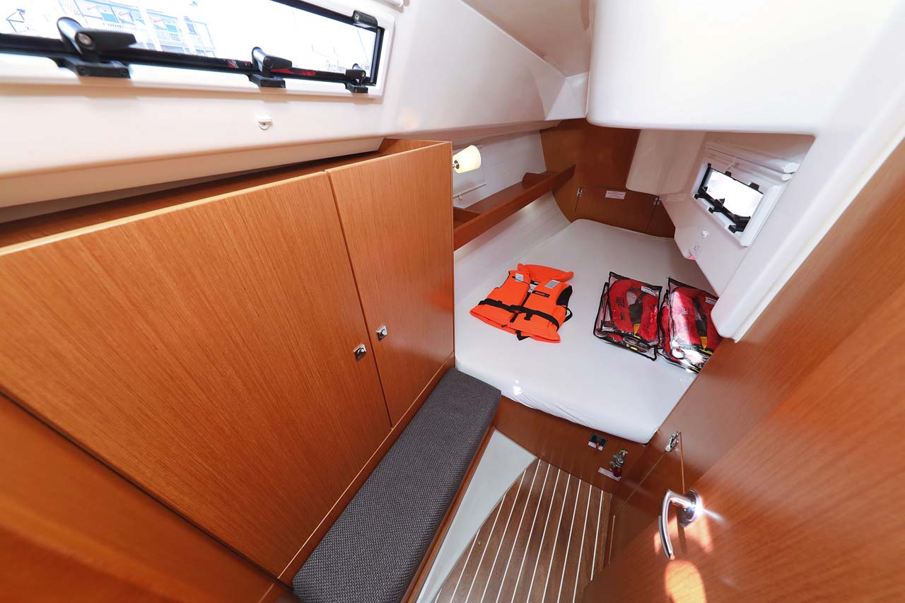 Bavaria Cruiser 33 — photo 20
