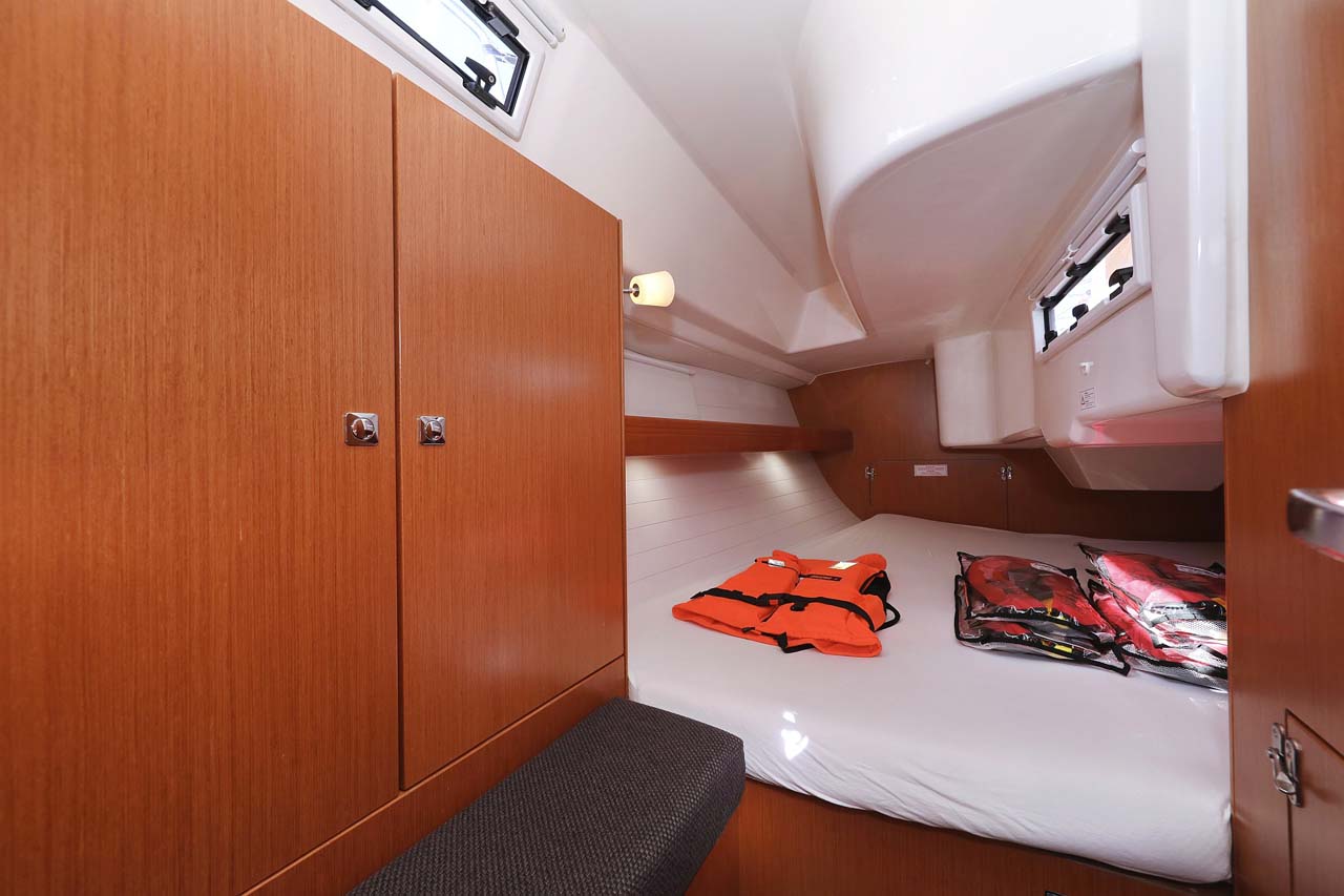 Bavaria Cruiser 33 — photo 21