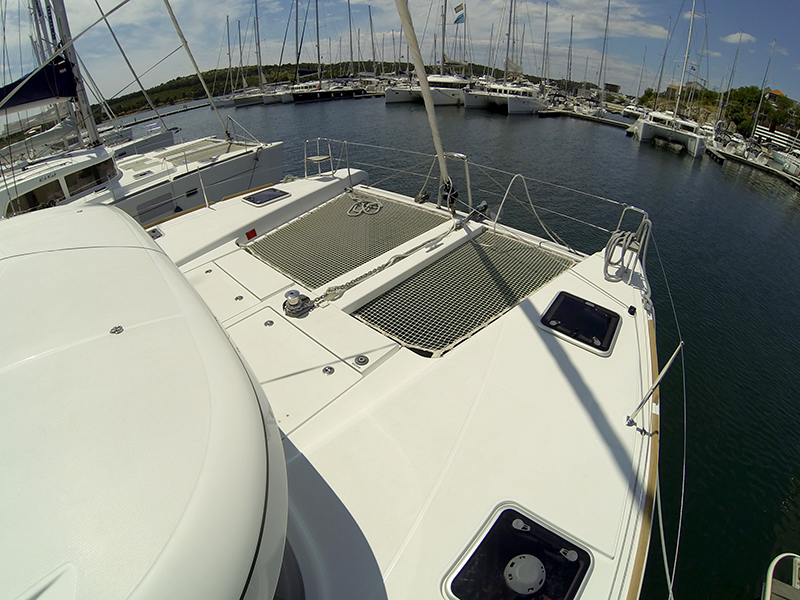 Lagoon 39 - 4 + 2 cab. — photo 8