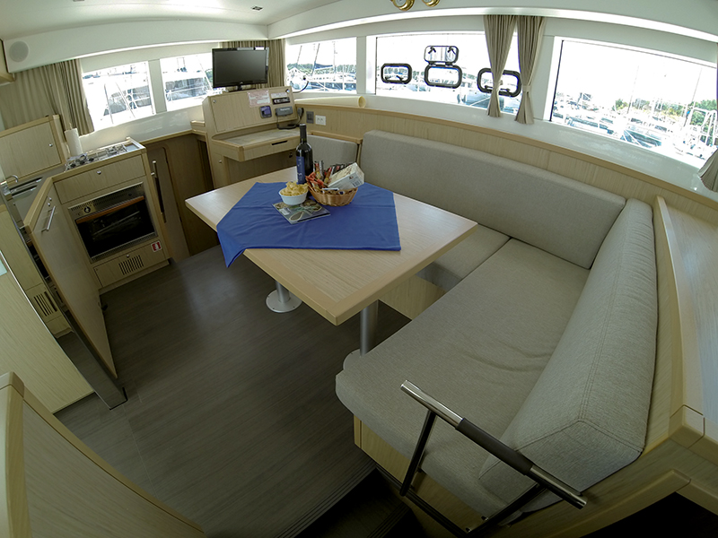 Lagoon 39 - 4 + 2 cab. — photo 14