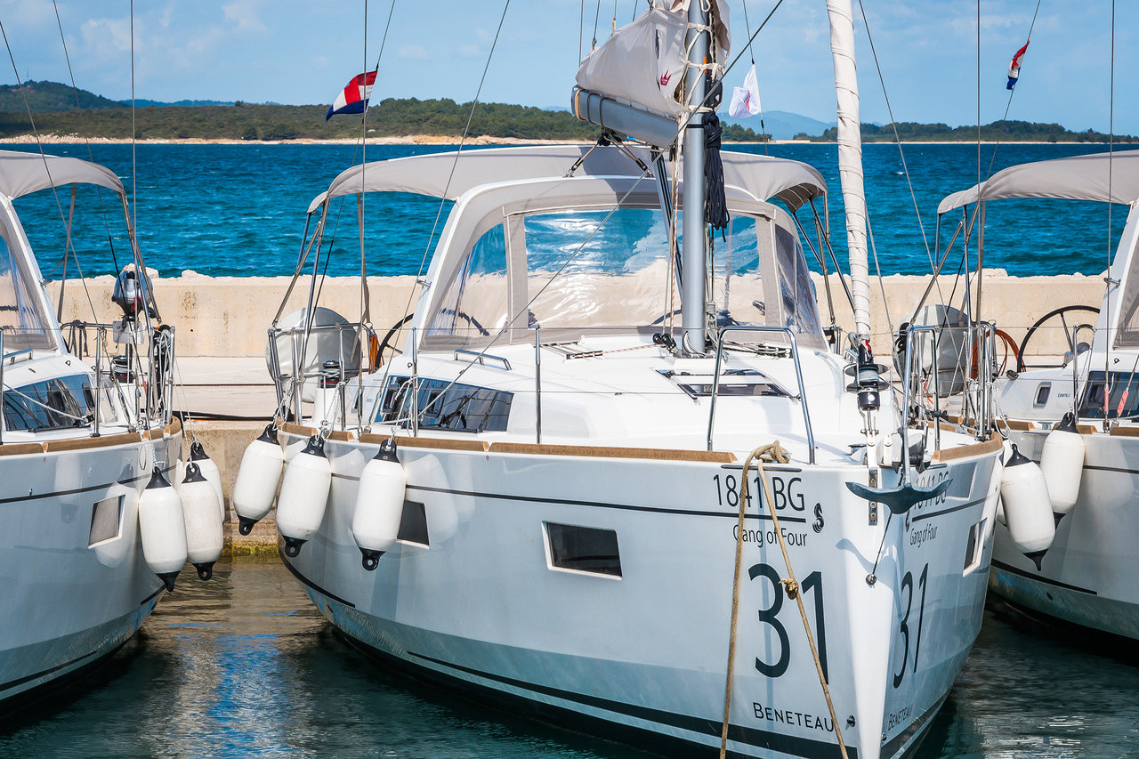 Oceanis 38.1 — photo 9