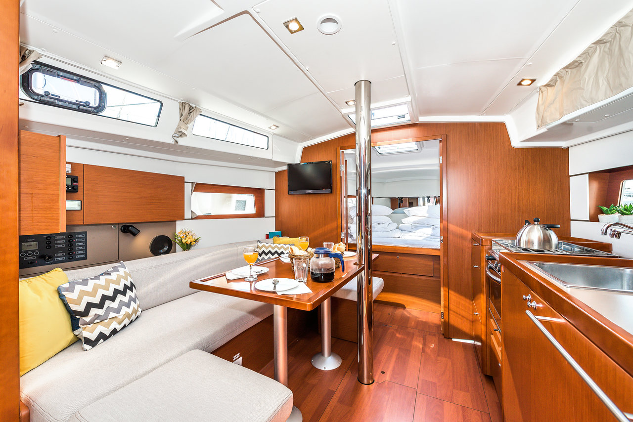 Oceanis 38.1 — photo 12
