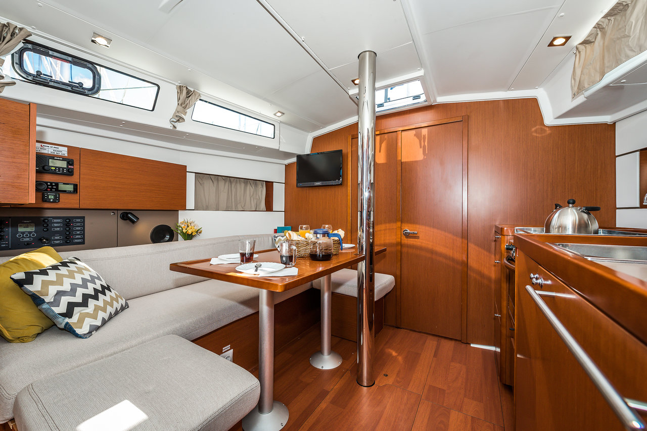 Oceanis 38.1 — photo 14