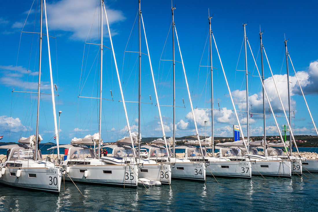 Oceanis 38.1 — photo 1