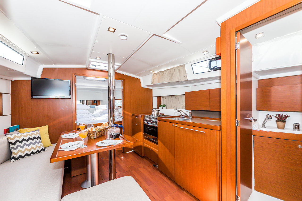 Oceanis 38.1 — photo 7
