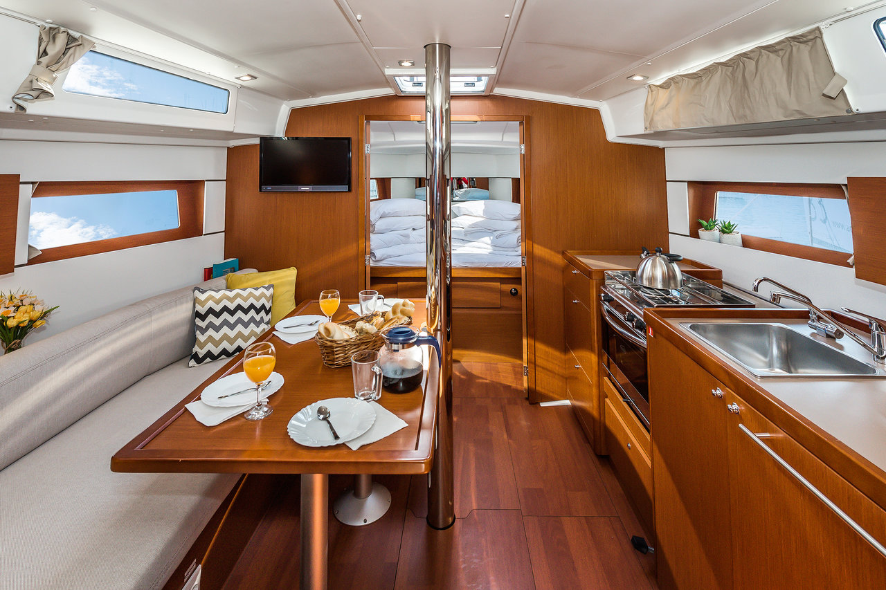 Oceanis 38.1 — photo 9