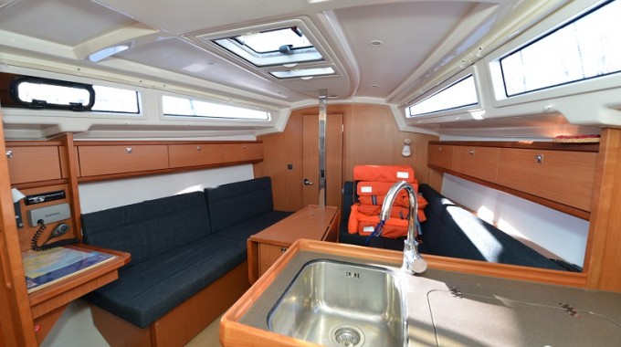 Bavaria Cruiser 33 — photo 7