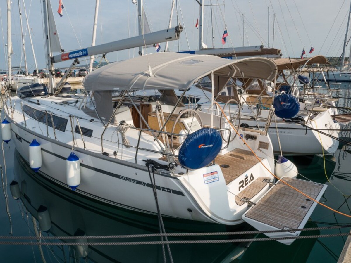 Bavaria Cruiser 37 - 3 cab. — photo 4