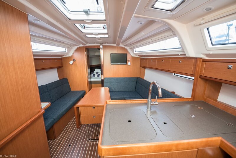 Bavaria Cruiser 37 - 3 cab. — photo 11