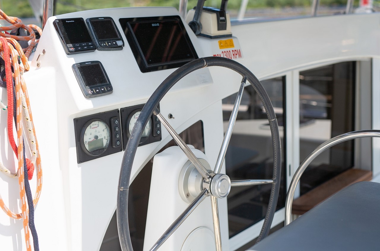 Lagoon 380 - 4 + 2 cab. — photo 17