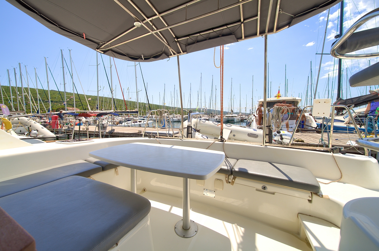 Lagoon 380 - 4 + 2 cab. — photo 20
