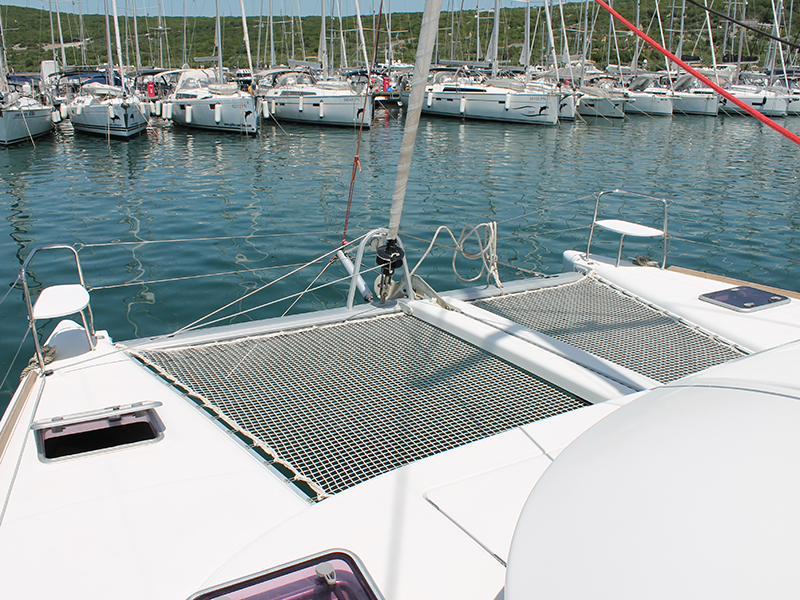 Lagoon 380 - 4 + 2 cab. — photo 21