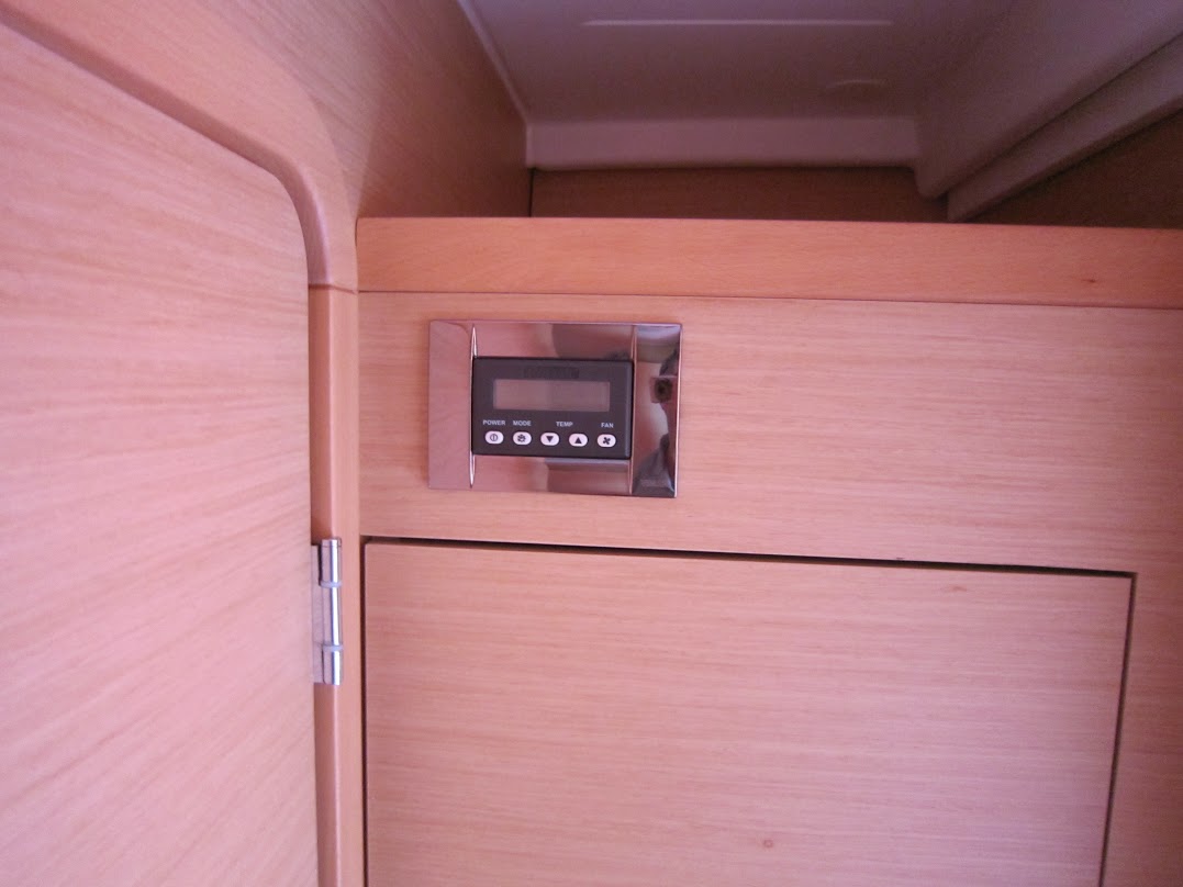 Lagoon 400 S2 - 4 + 2 cab. — photo 12