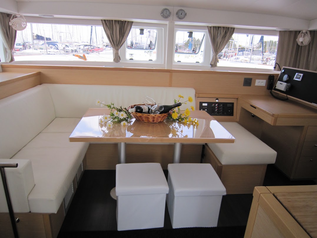 Lagoon 400 S2 - 4 + 2 cab. — photo 16