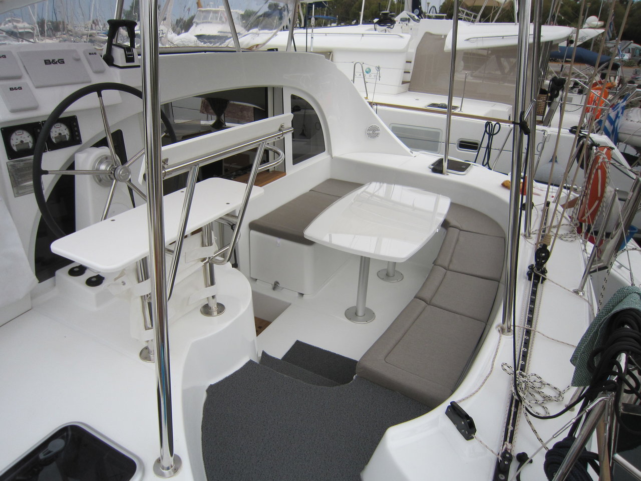 Lagoon 380 - 4 cab. — photo 5