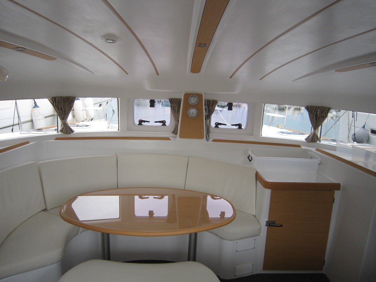 Lagoon 380 - 4 cab. — photo 11