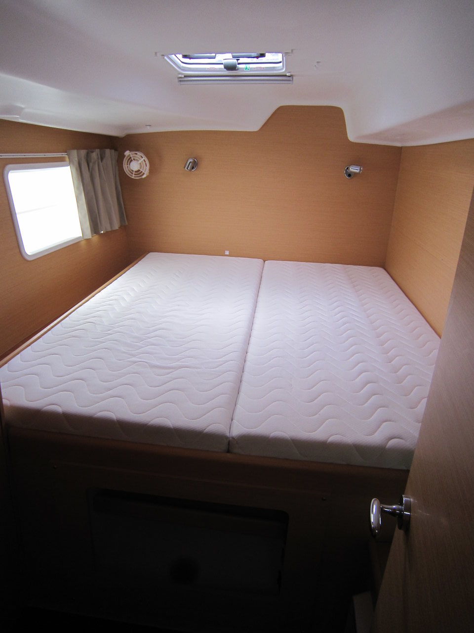 Lagoon 380 - 4 cab. — photo 15