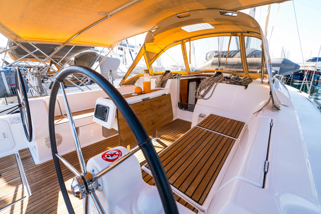 Dufour 382 GL — photo 5