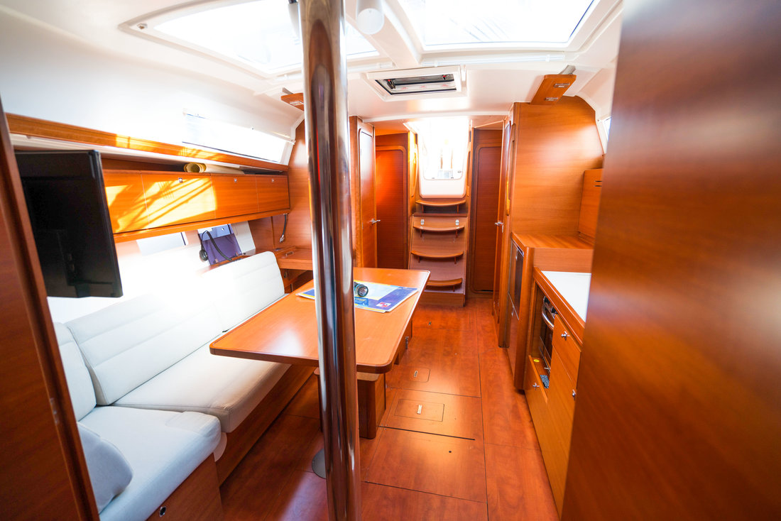 Dufour 382 GL — photo 12