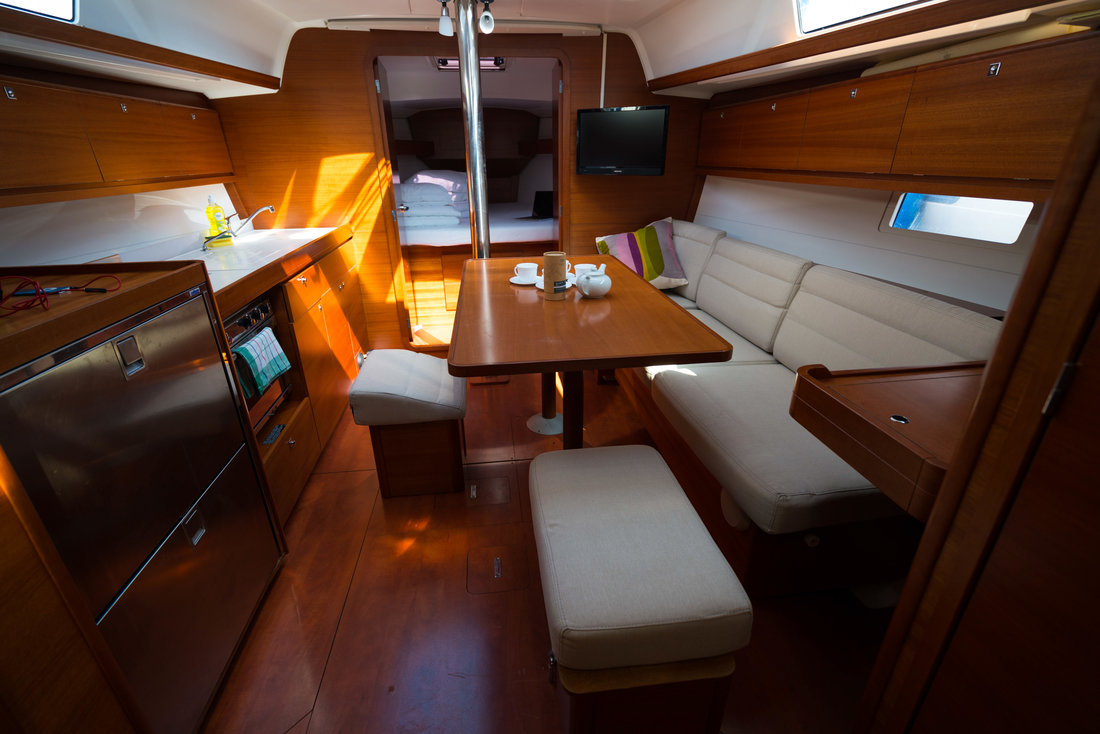 Dufour 382 GL — photo 13
