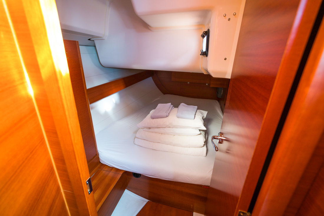 Dufour 382 GL — photo 17