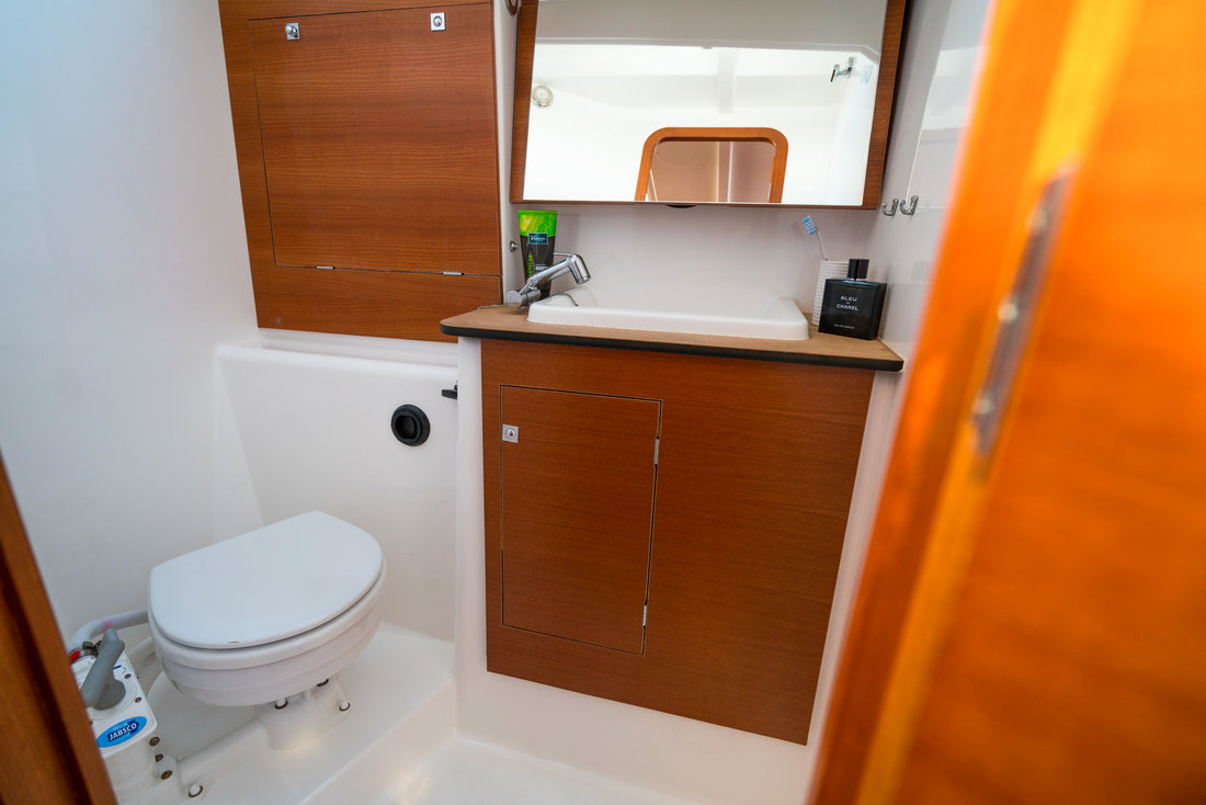 Dufour 382 GL — photo 19