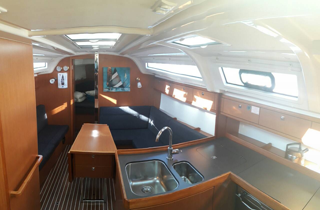 Bavaria Cruiser 37 - 3 cab. — photo 8