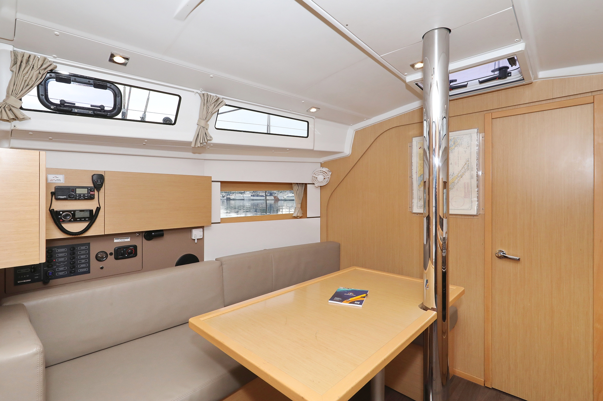 Oceanis 38 - 3 cab. — photo 15