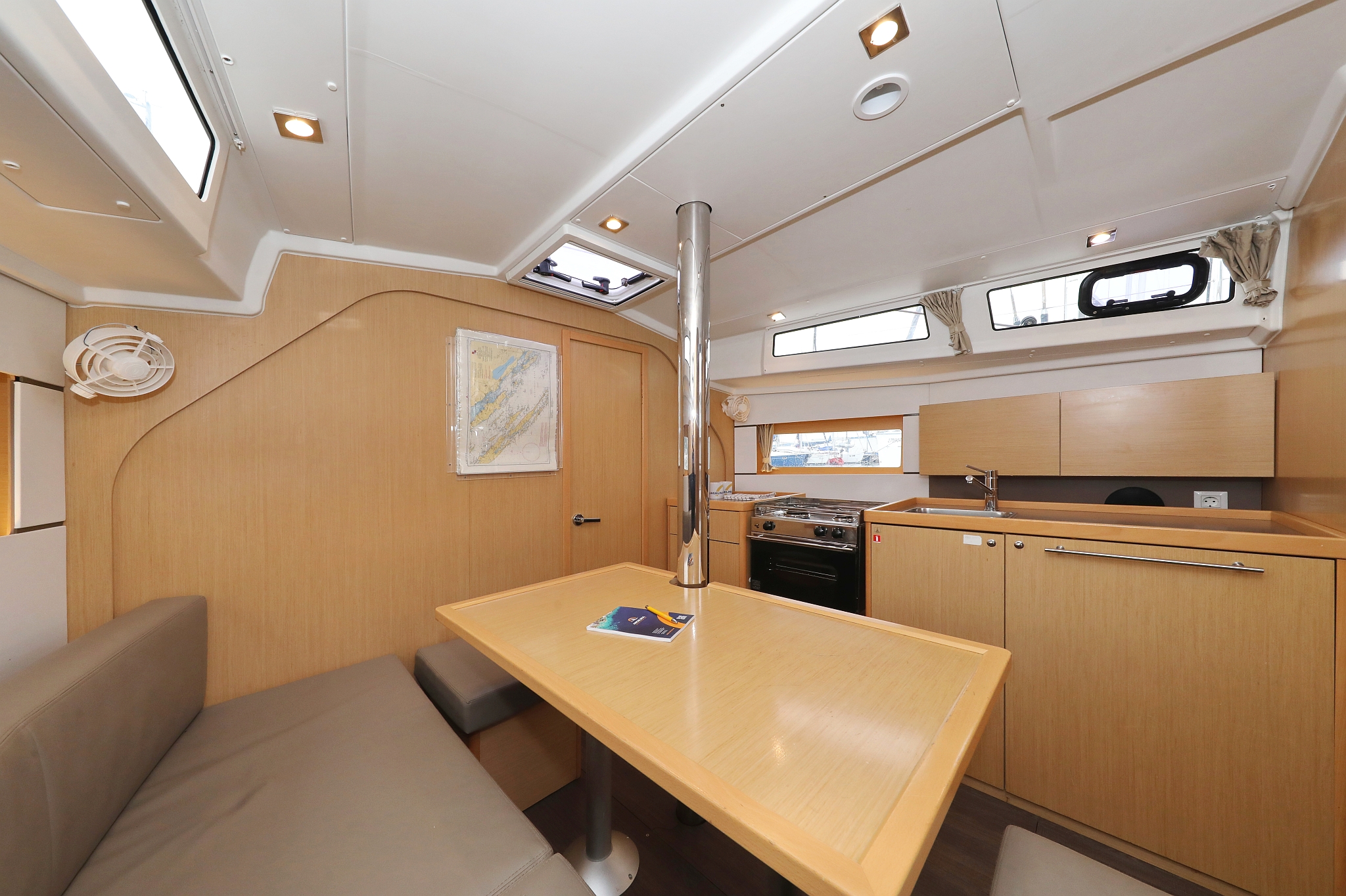 Oceanis 38 - 3 cab. — photo 16