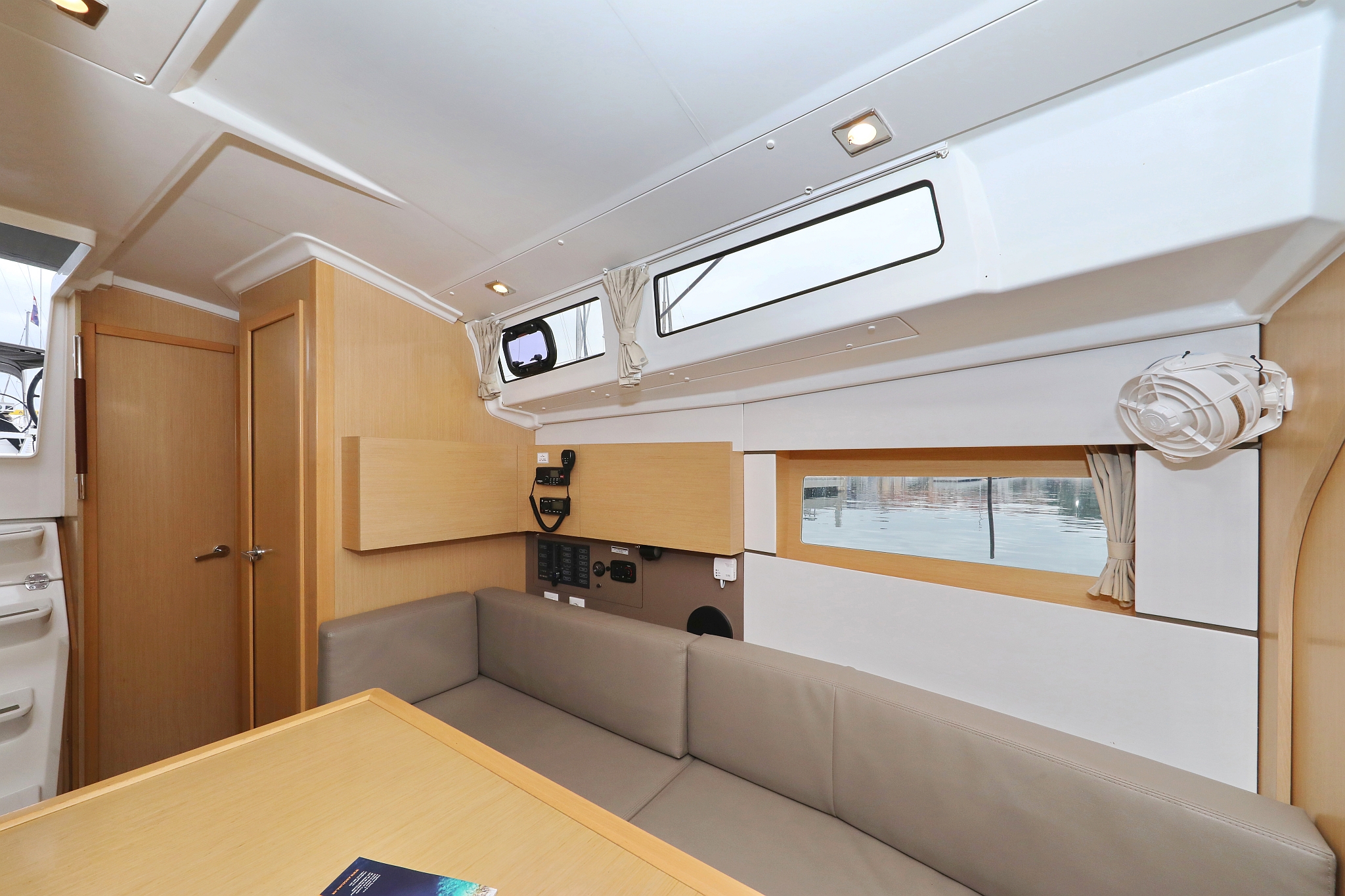 Oceanis 38 - 3 cab. — photo 19