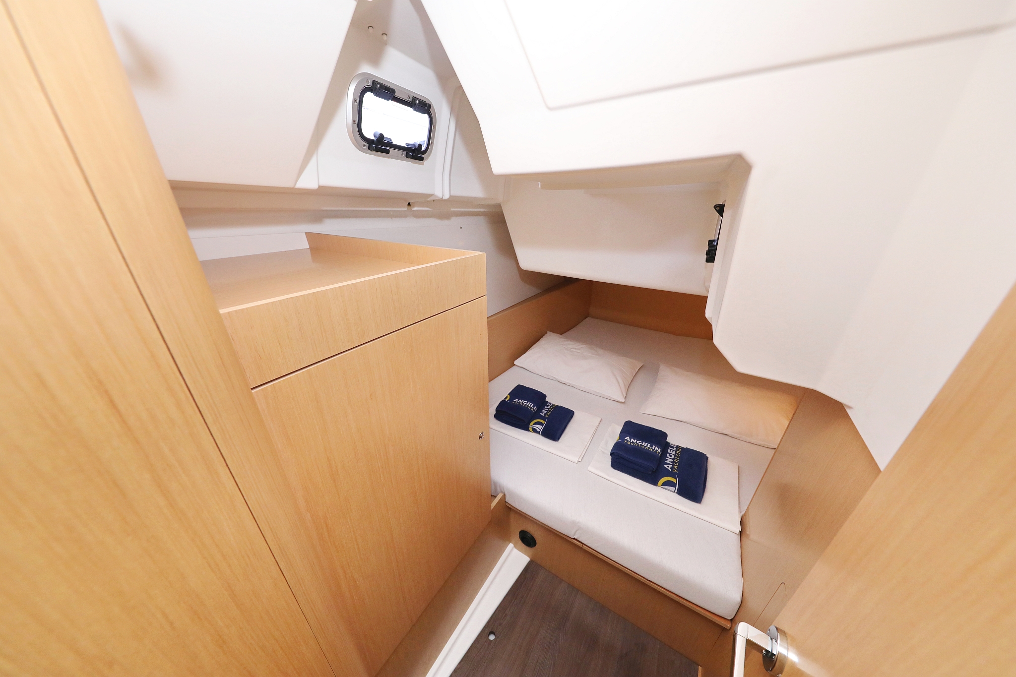 Oceanis 38 - 3 cab. — photo 24