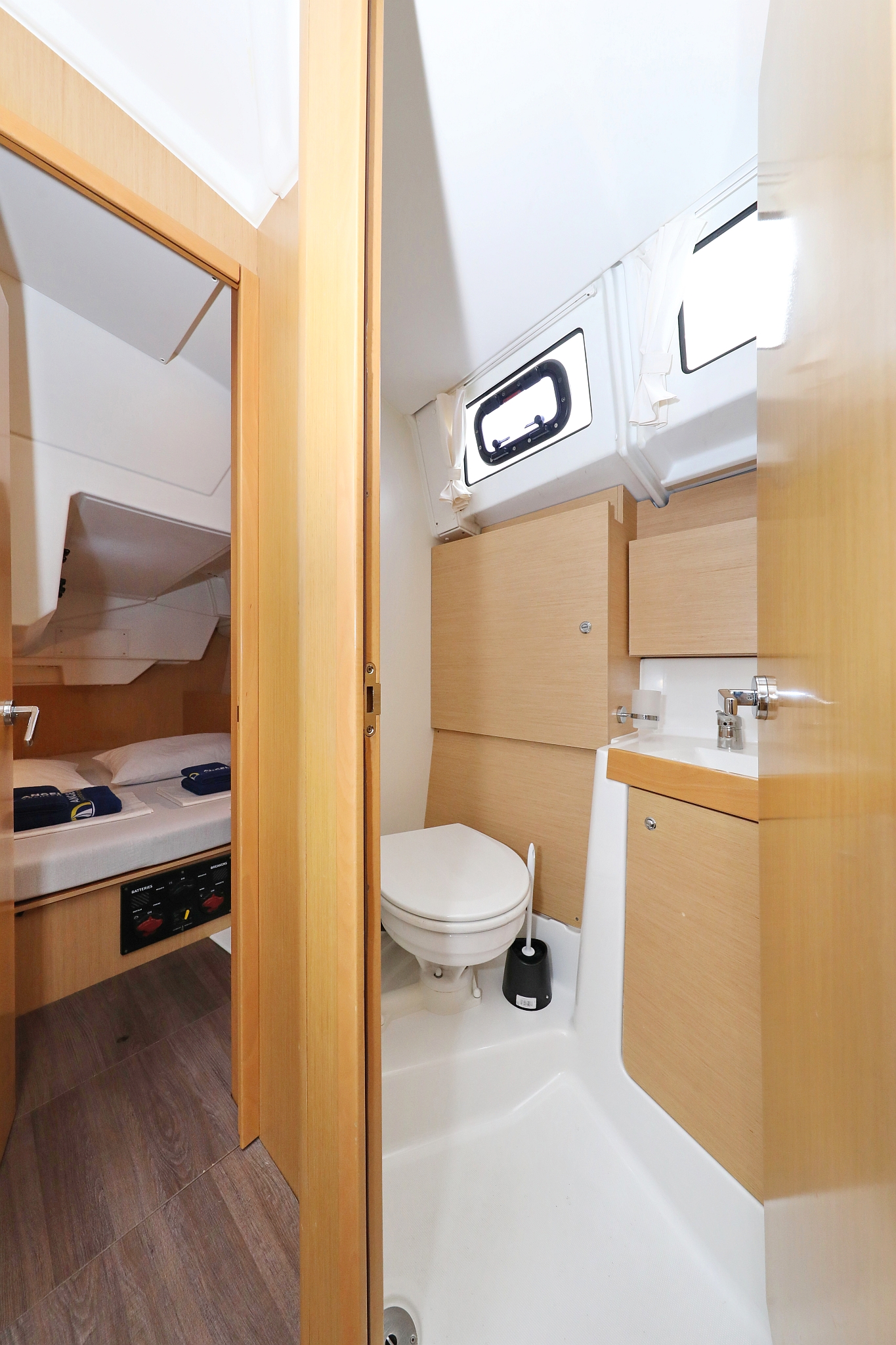 Oceanis 38 - 3 cab. — photo 33