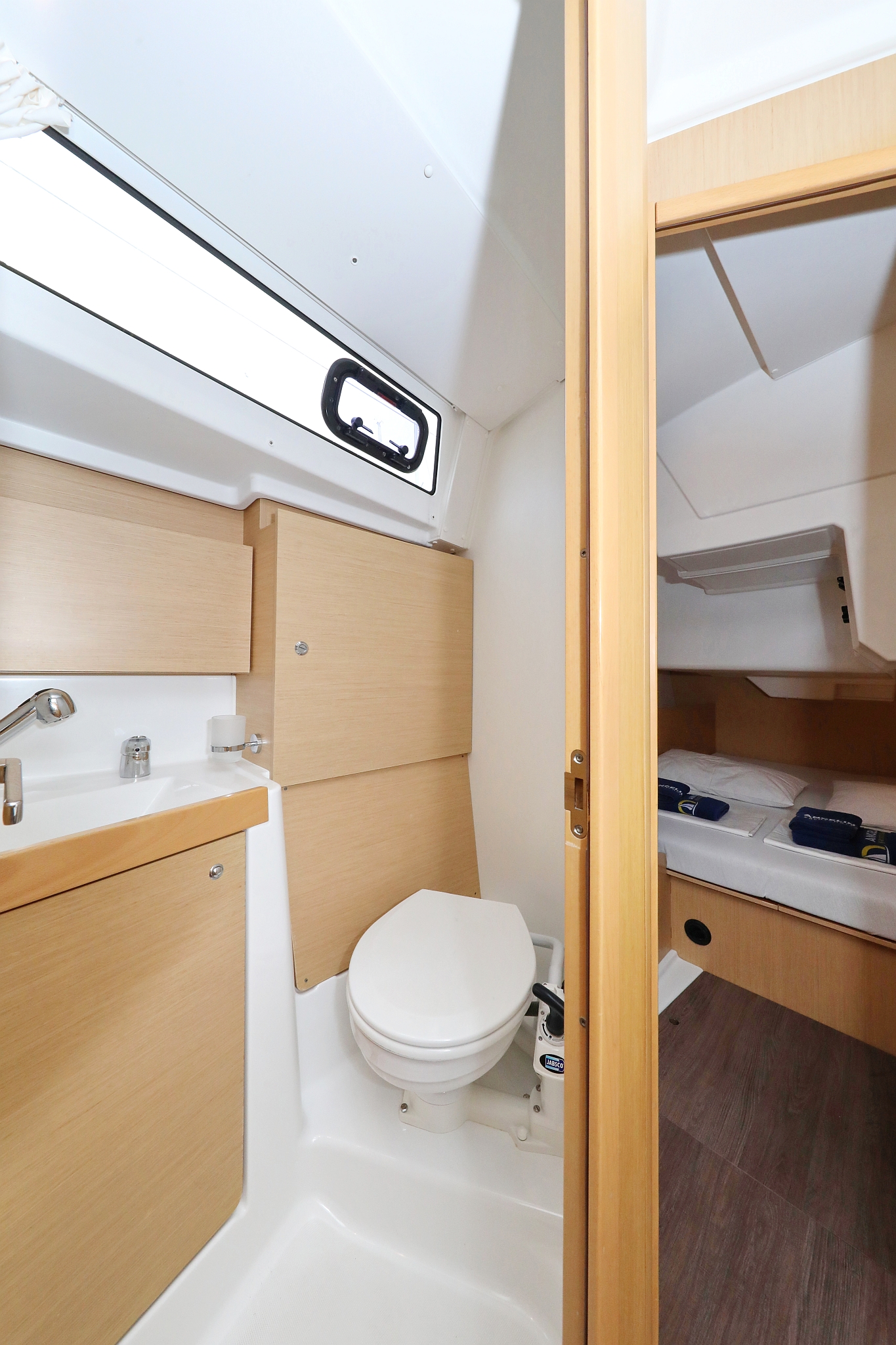 Oceanis 38 - 3 cab. — photo 36