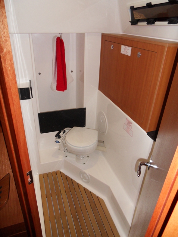 Bavaria Cruiser 32 — photo 12